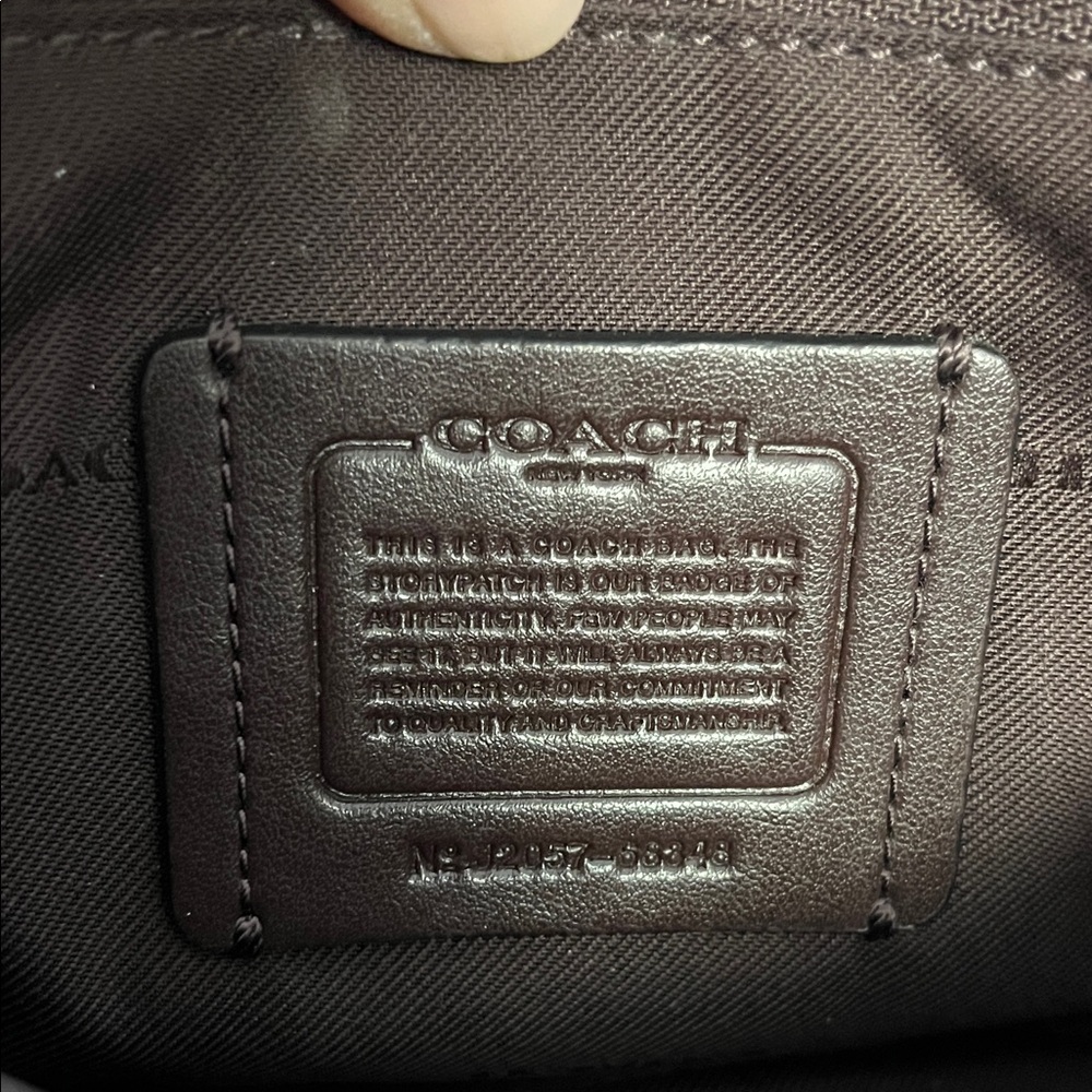 Coach Black Crossbody Bag with adjustable and removable strap. - Picture 2 of 6